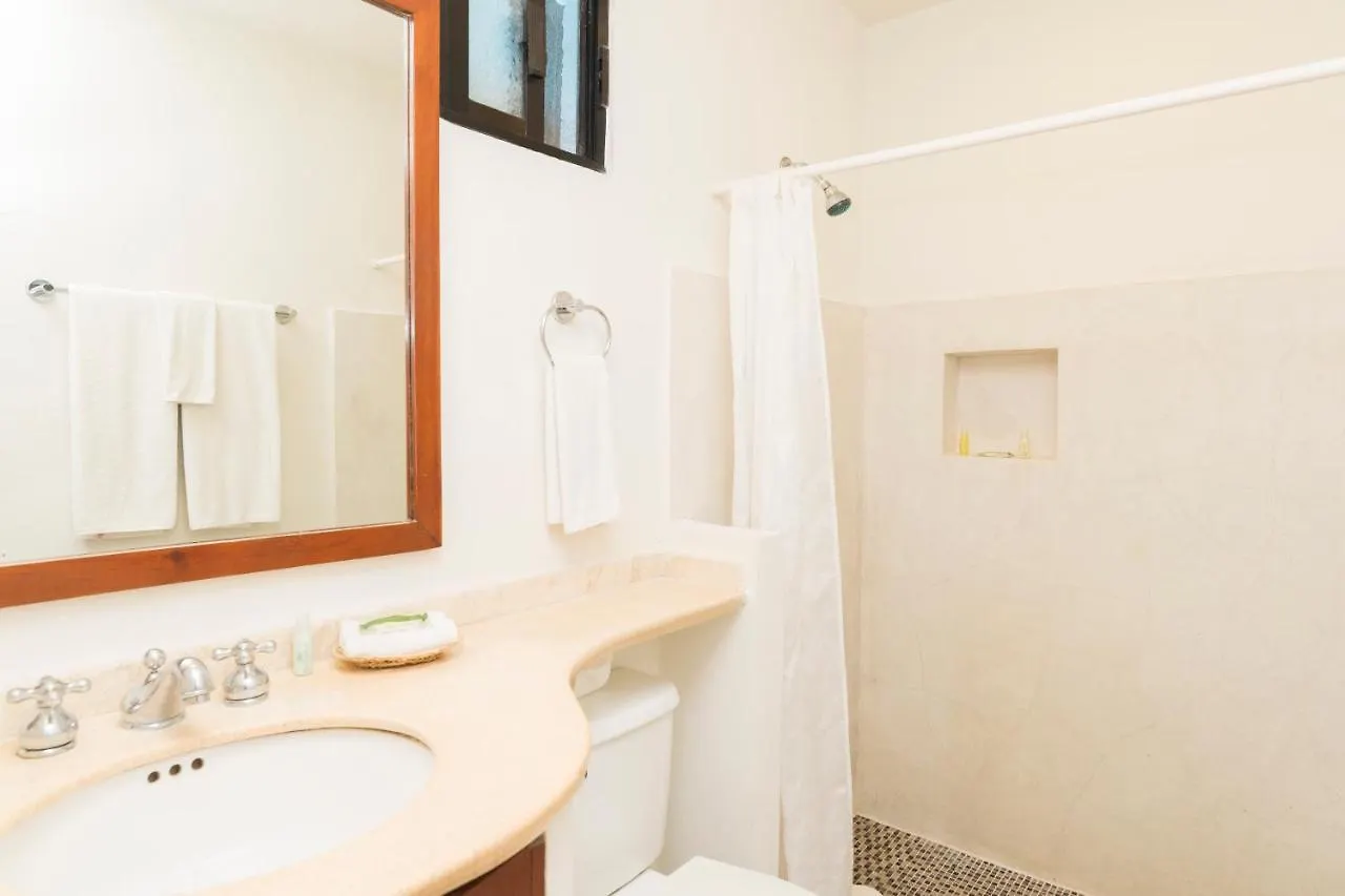Hotel Club Yebo Playa del Carmen 3*,